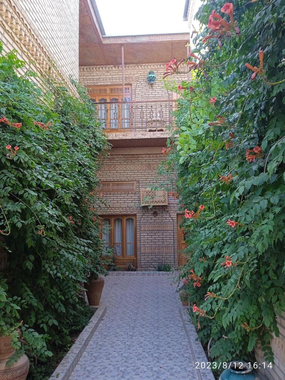 Sasha & Son Hotel Buchara Exterior foto